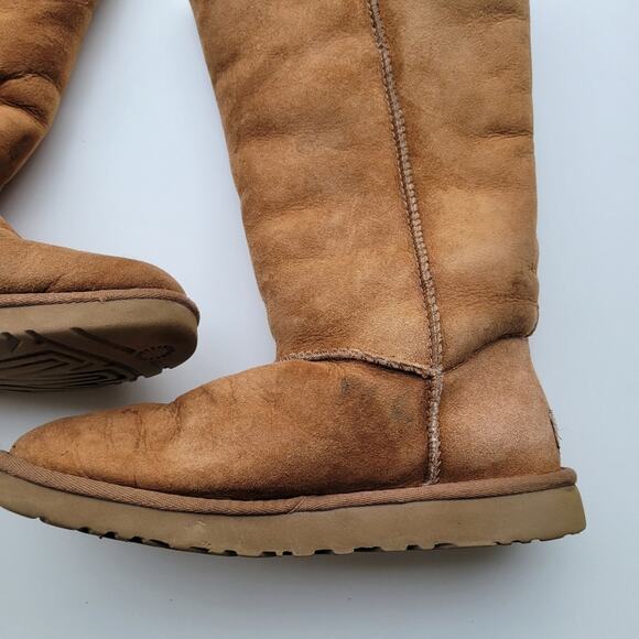 UGG BAILEY BUTTON TRIPLET II WATER RESISTANT BOOTS - Picture 7 of 12